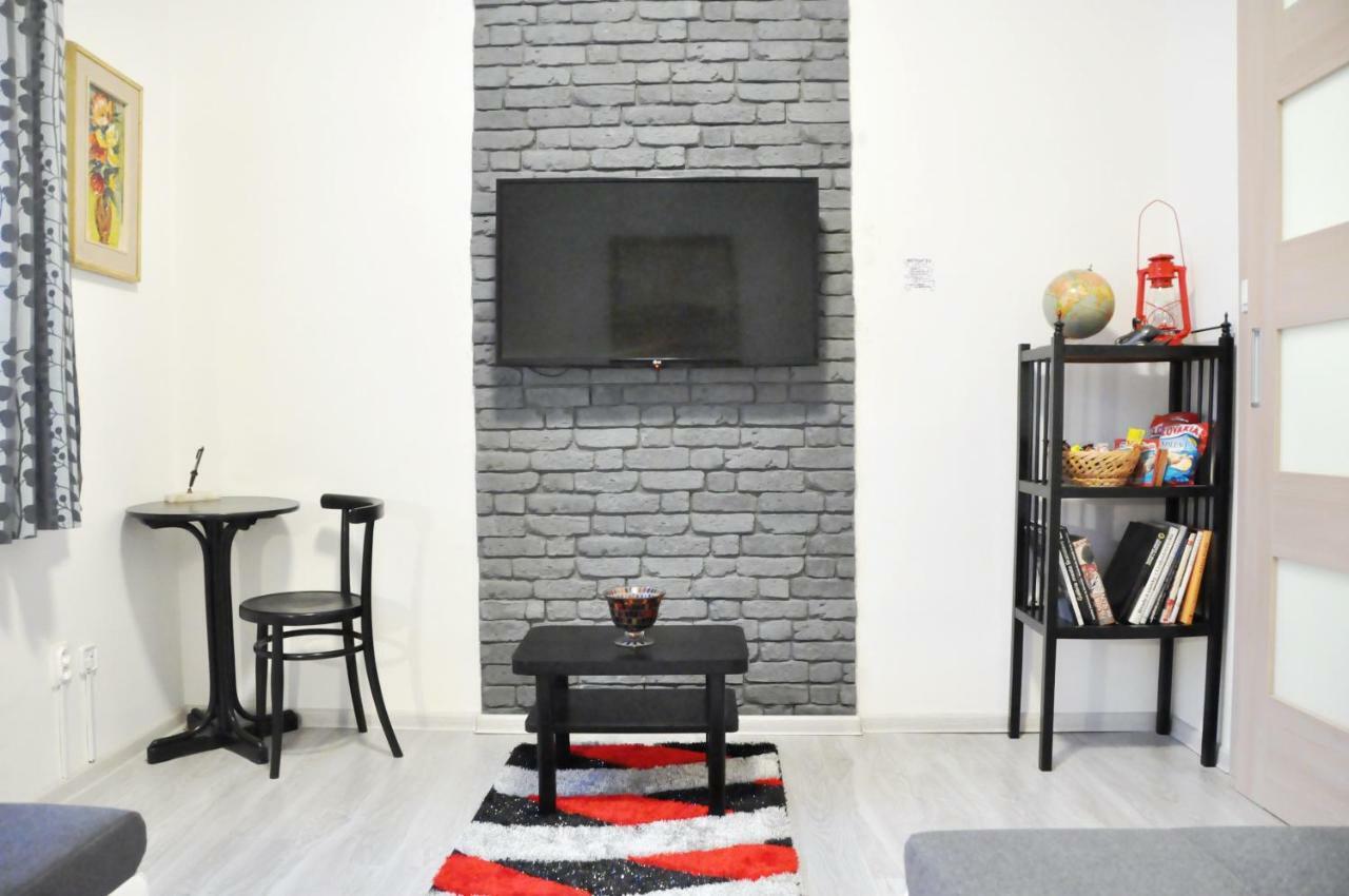 Modern & Historic Apartment Pozsony Kültér fotó